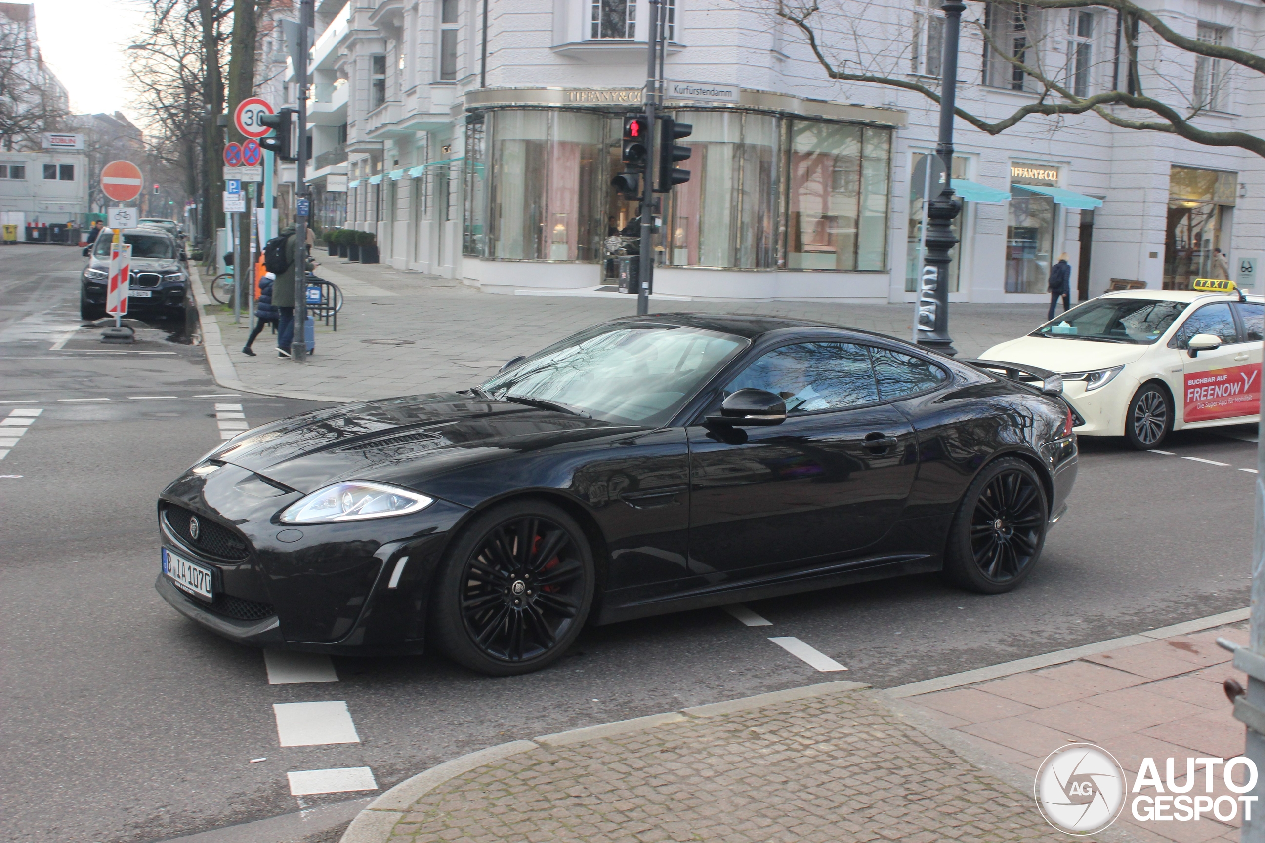 Jaguar XKR-S 2012