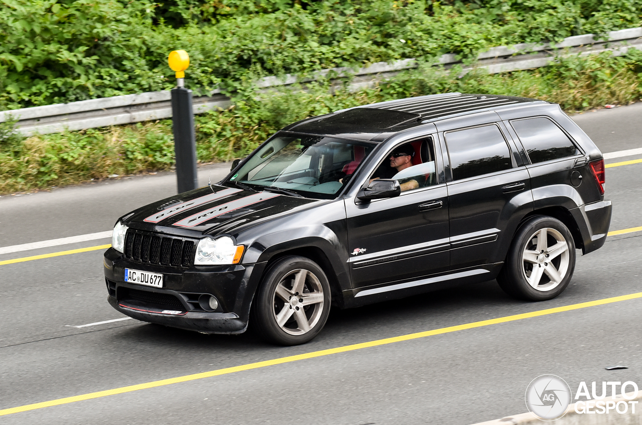 Jeep Grand Cherokee SRT-8 2005