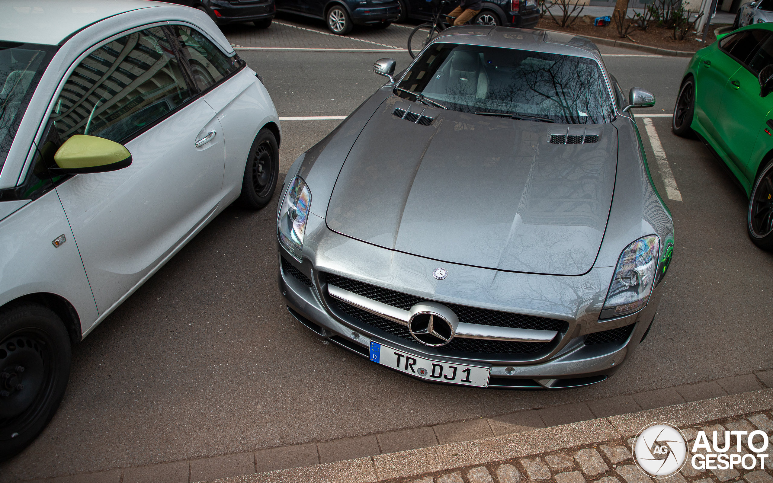 Mercedes-Benz SLS AMG