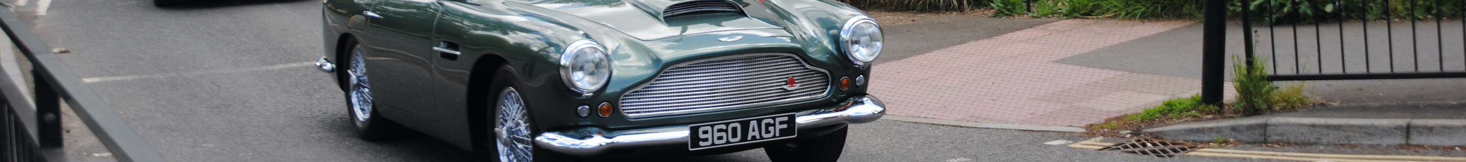 Aston Martin DB4 Series II