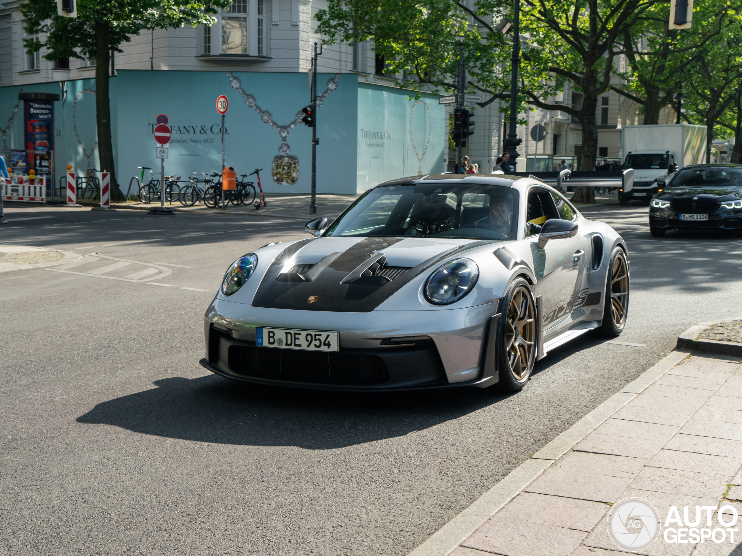 Porsche 992 GT3 RS Weissach Package