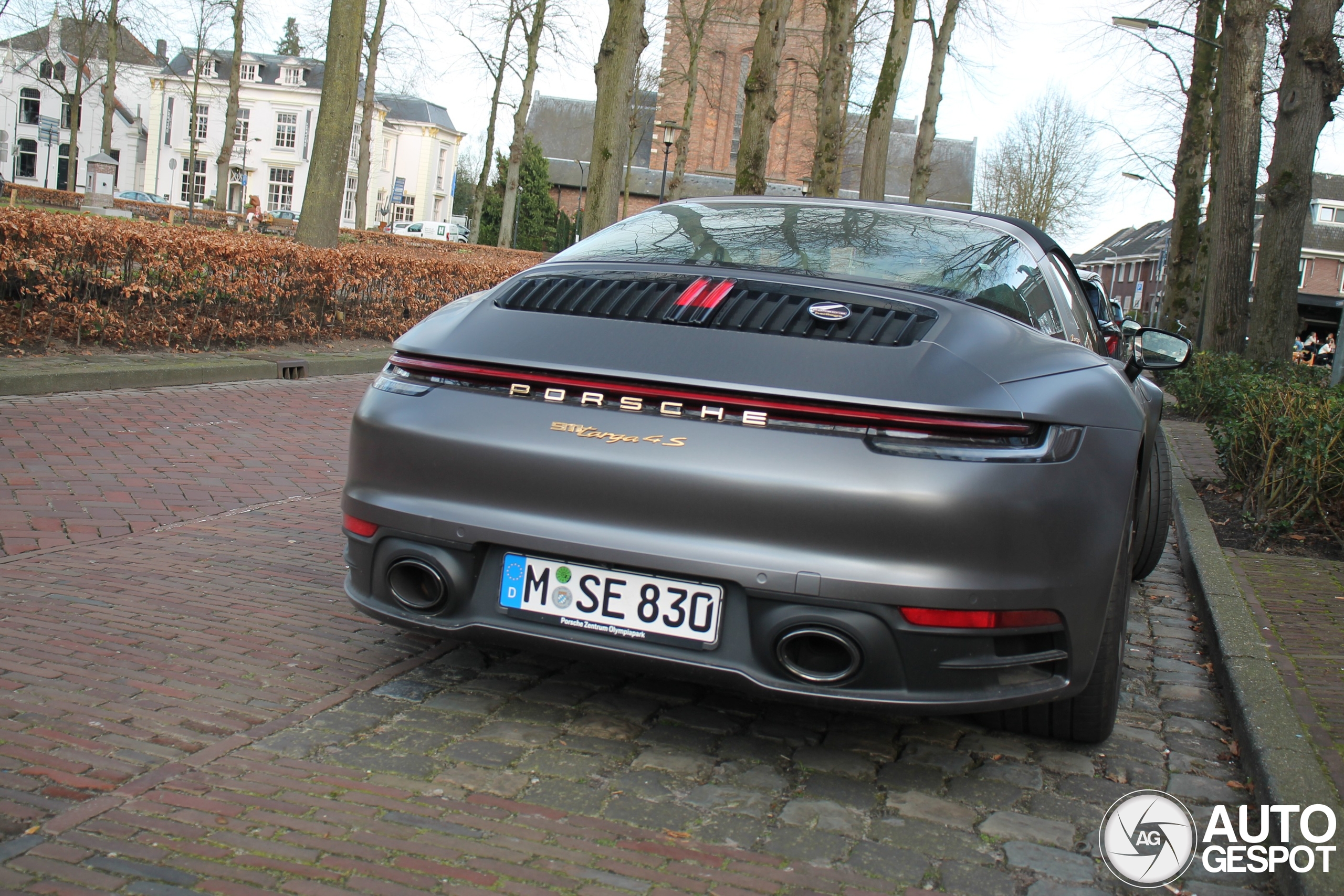 Porsche 992 Targa 4S Heritage Design Edition