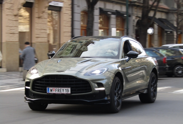 Aston Martin DBX707