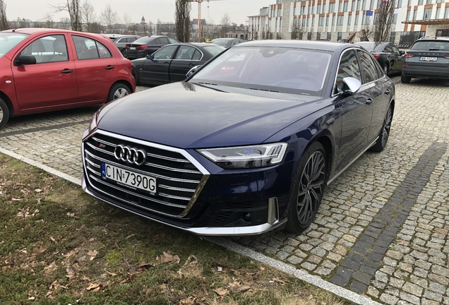 Audi S8 D5