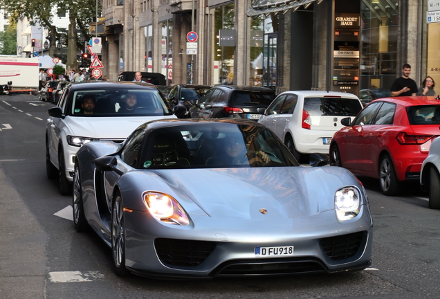 Porsche 918 Spyder Weissach Package