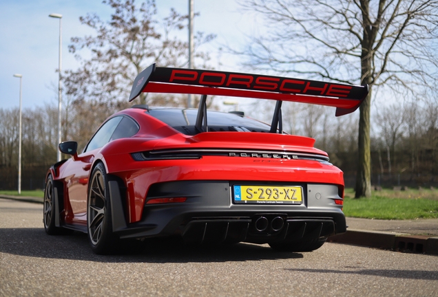 Porsche 992 GT3 RS Weissach Package