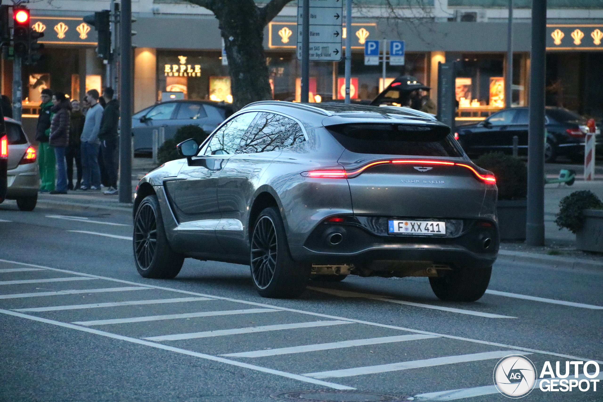 Aston Martin DBX