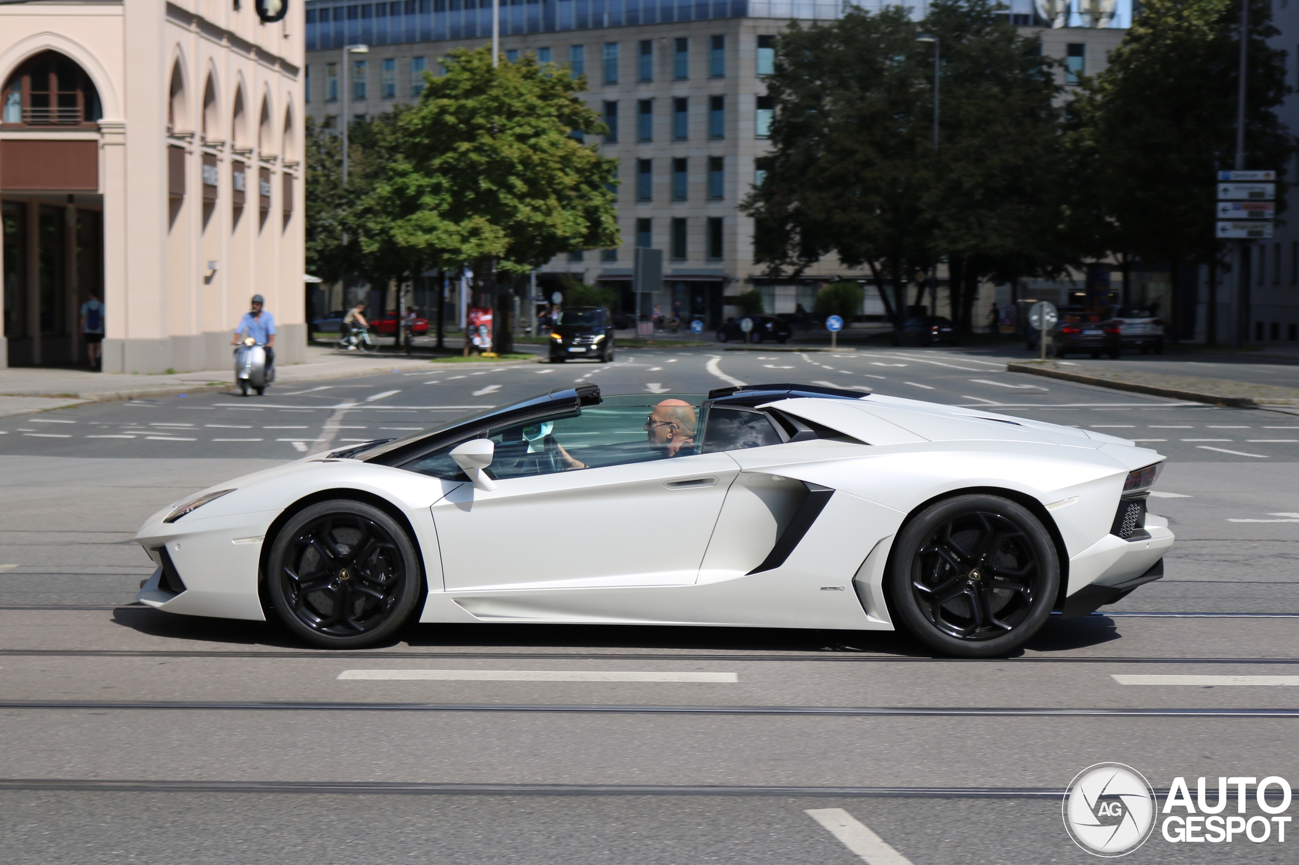 Lamborghini Aventador LP700-4 Roadster