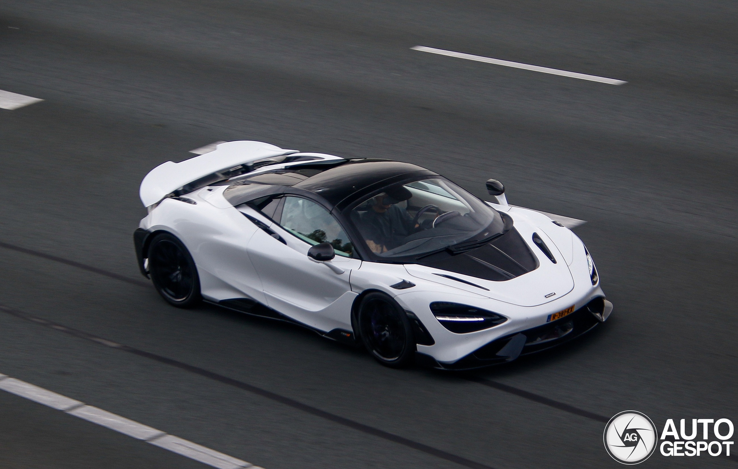 McLaren 765LT Spider