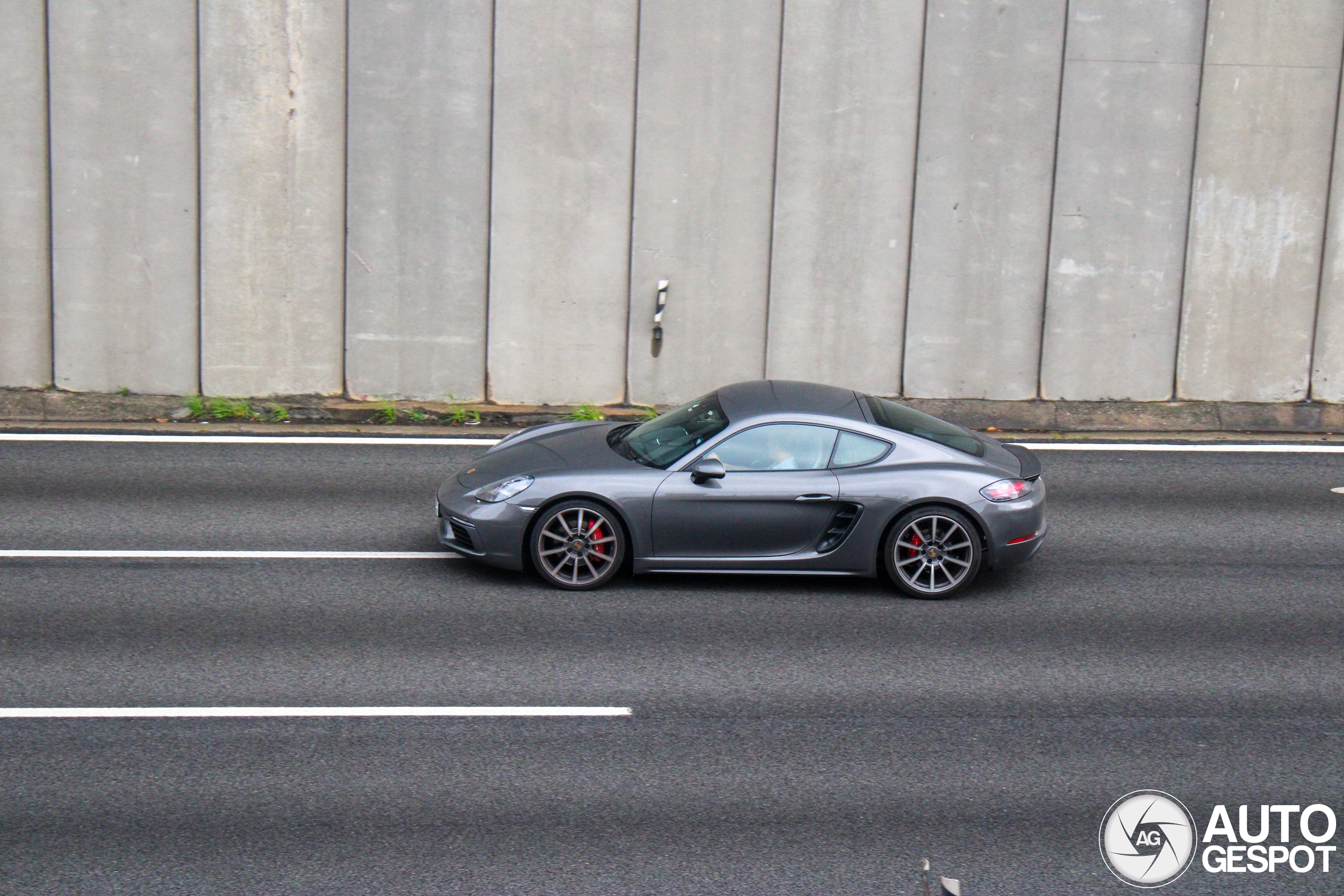 Porsche 718 Cayman S