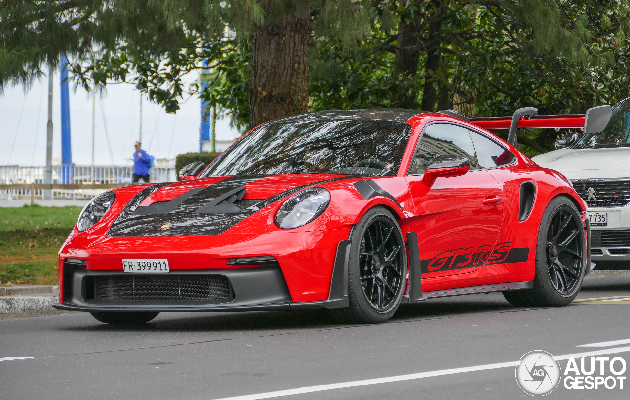 Porsche 992 GT3 RS Weissach Package