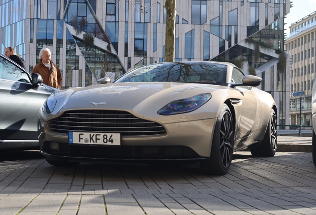 Aston Martin DB11 V8 Volante