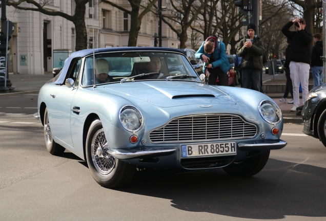 Aston Martin DB6 Volante