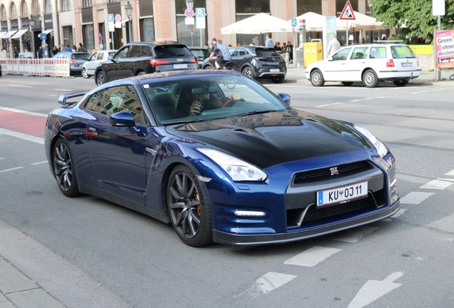 Nissan GT-R 2015