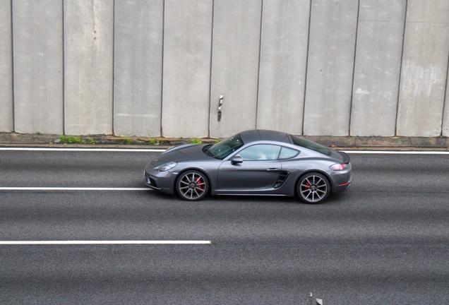 Porsche 718 Cayman S