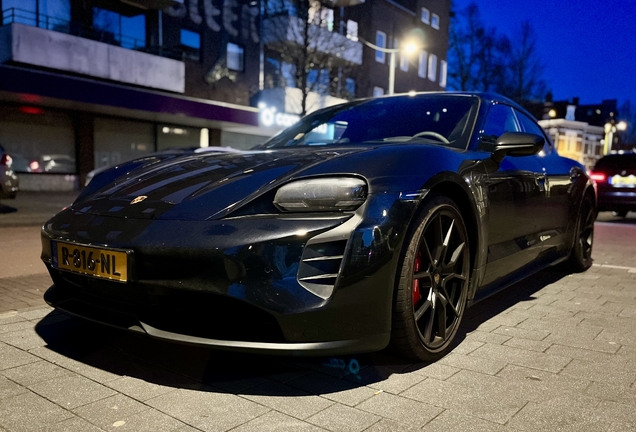 Porsche Taycan GTS Sport Turismo