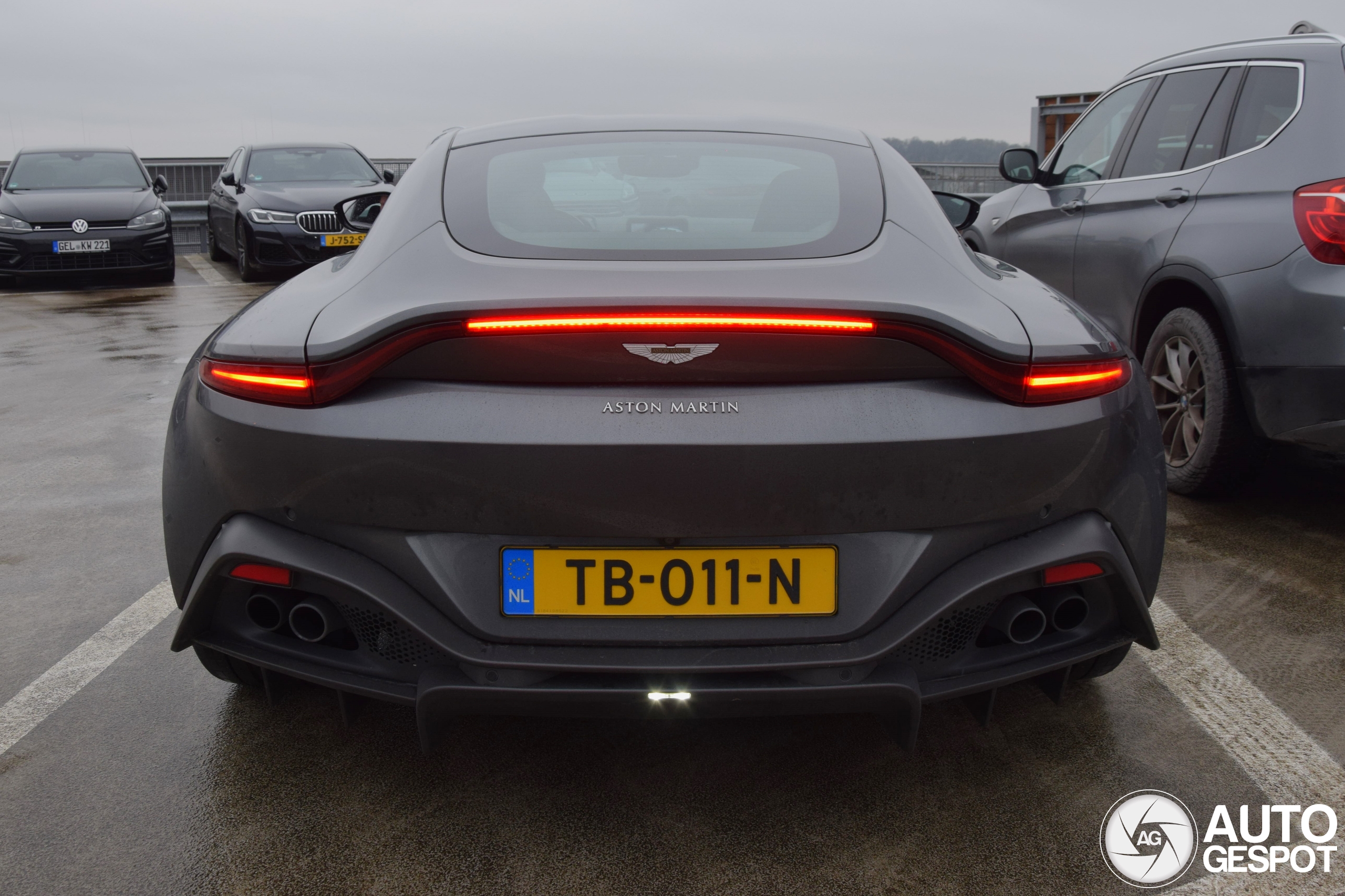 Aston Martin V8 Vantage 2018