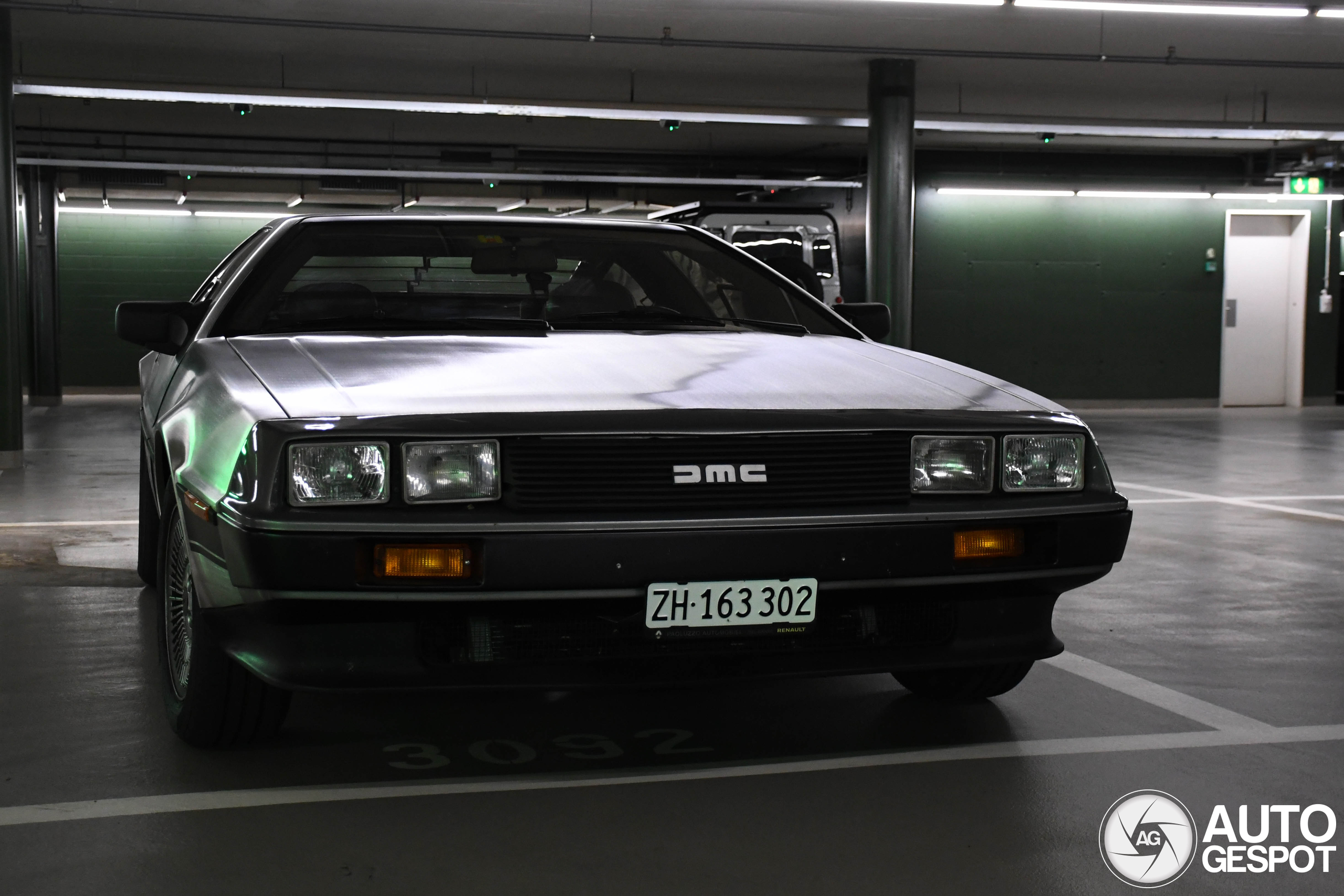 DeLorean DMC-12