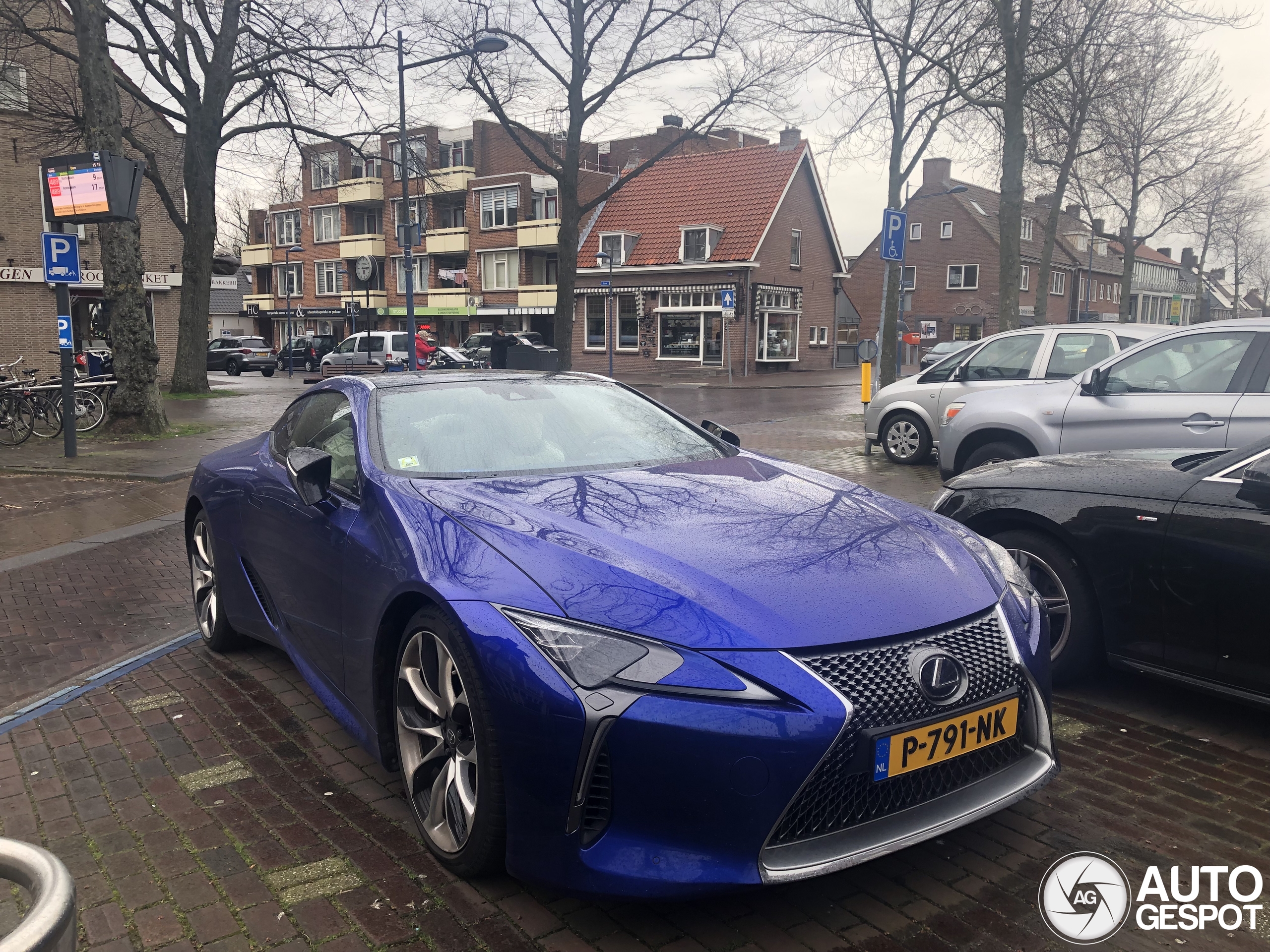 Lexus LC 500h Structural Blue Edition