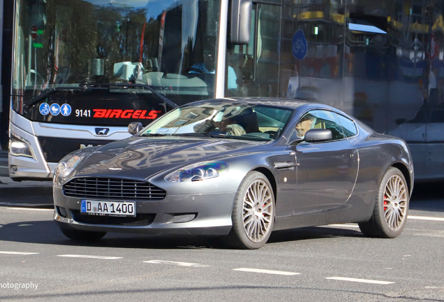 Aston Martin DB9