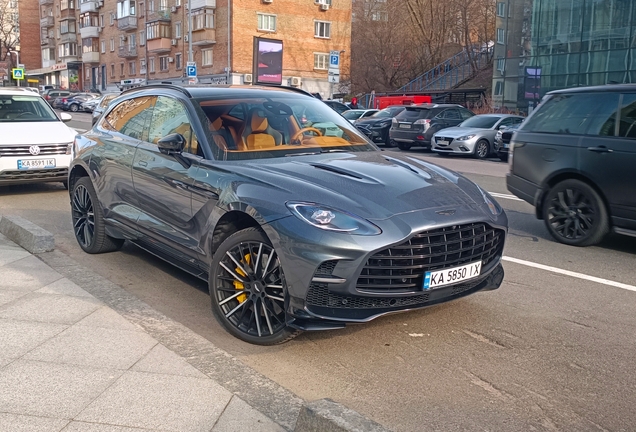 Aston Martin DBX707