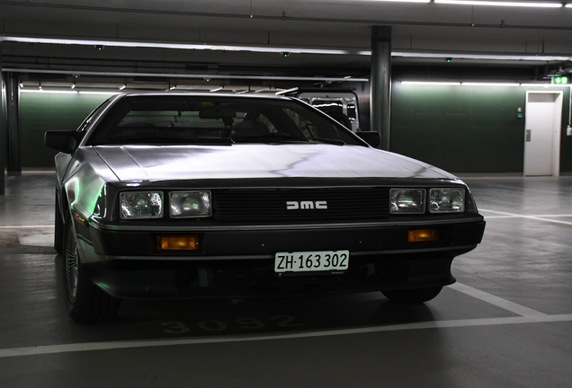 DeLorean DMC-12