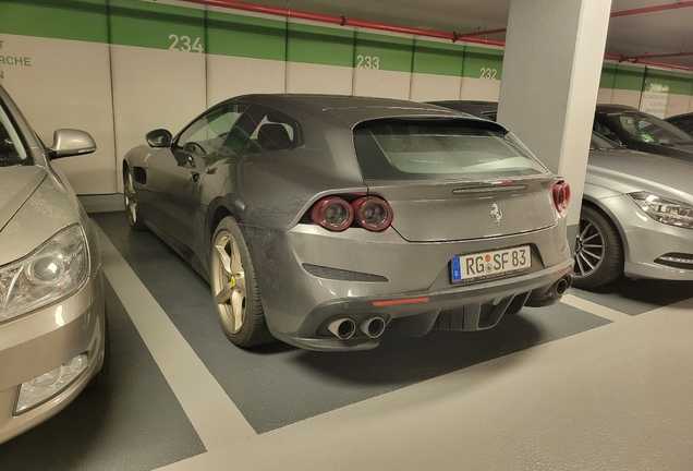 Ferrari GTC4Lusso