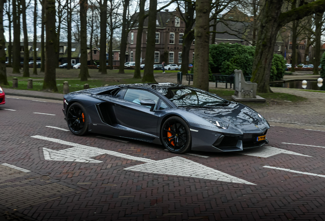 Lamborghini Aventador LP700-4 Roadster