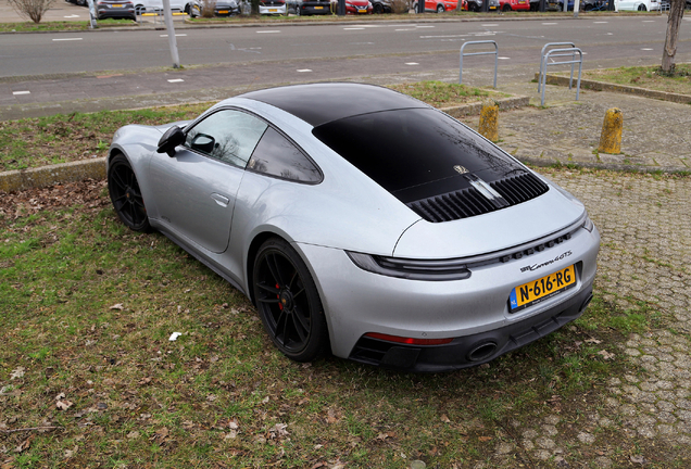 Porsche 992 Carrera 4 GTS