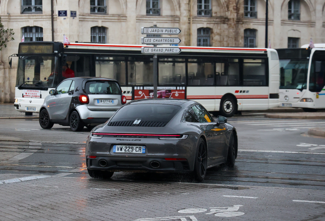 Porsche 992 Carrera 4 GTS