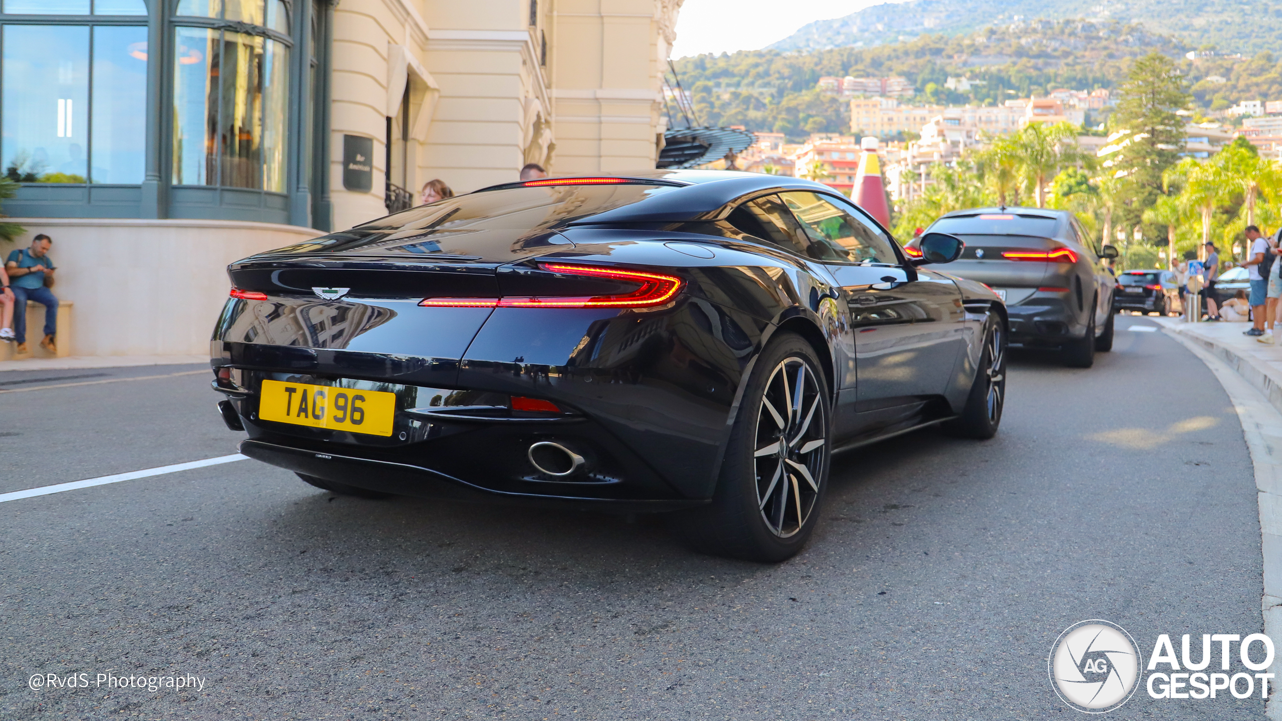 Aston Martin DB11