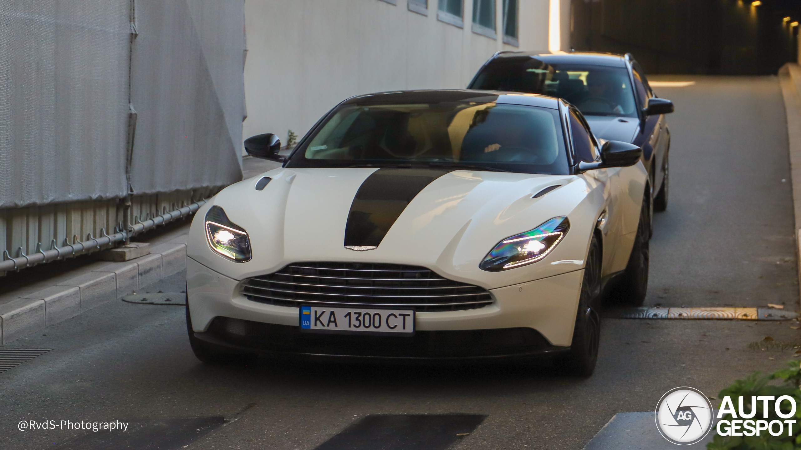 Aston Martin DB11 V8