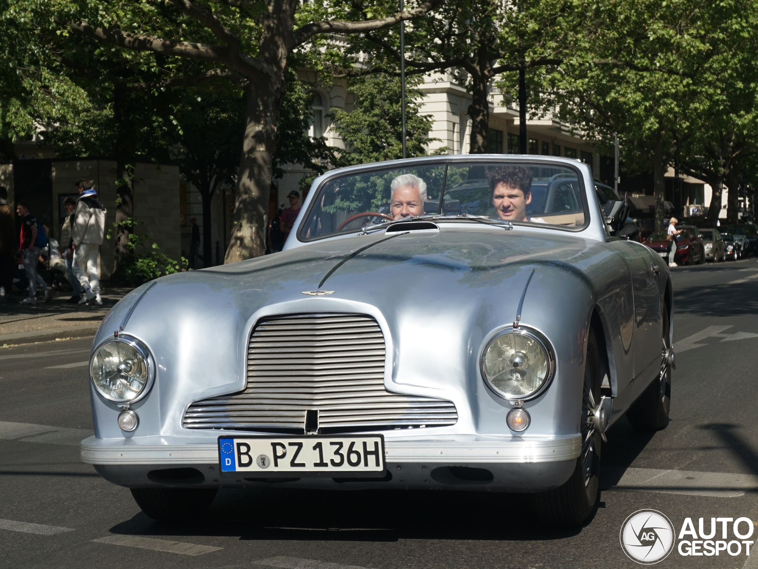 Aston Martin DB2 Drophead Coupé