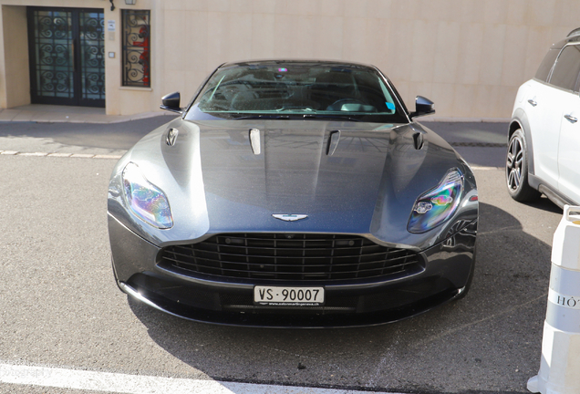 Aston Martin DB11