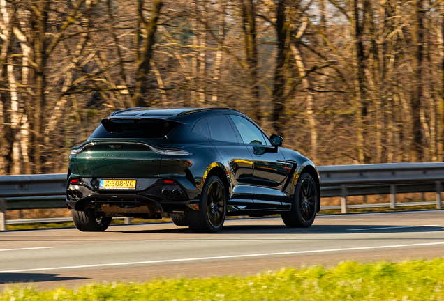 Aston Martin DBX707