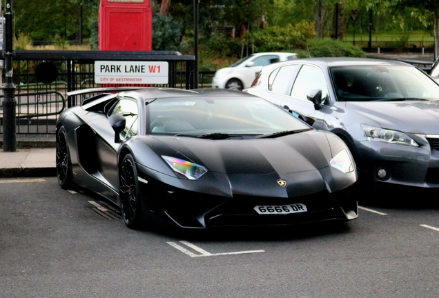 Lamborghini Aventador LP750-4 SuperVeloce Roadster