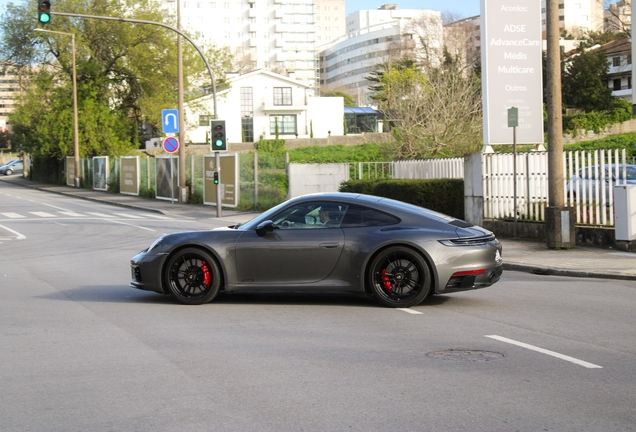 Porsche 992 Carrera 4 GTS