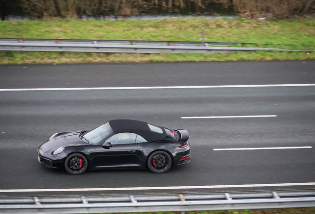 Porsche 992 Carrera 4S Cabriolet