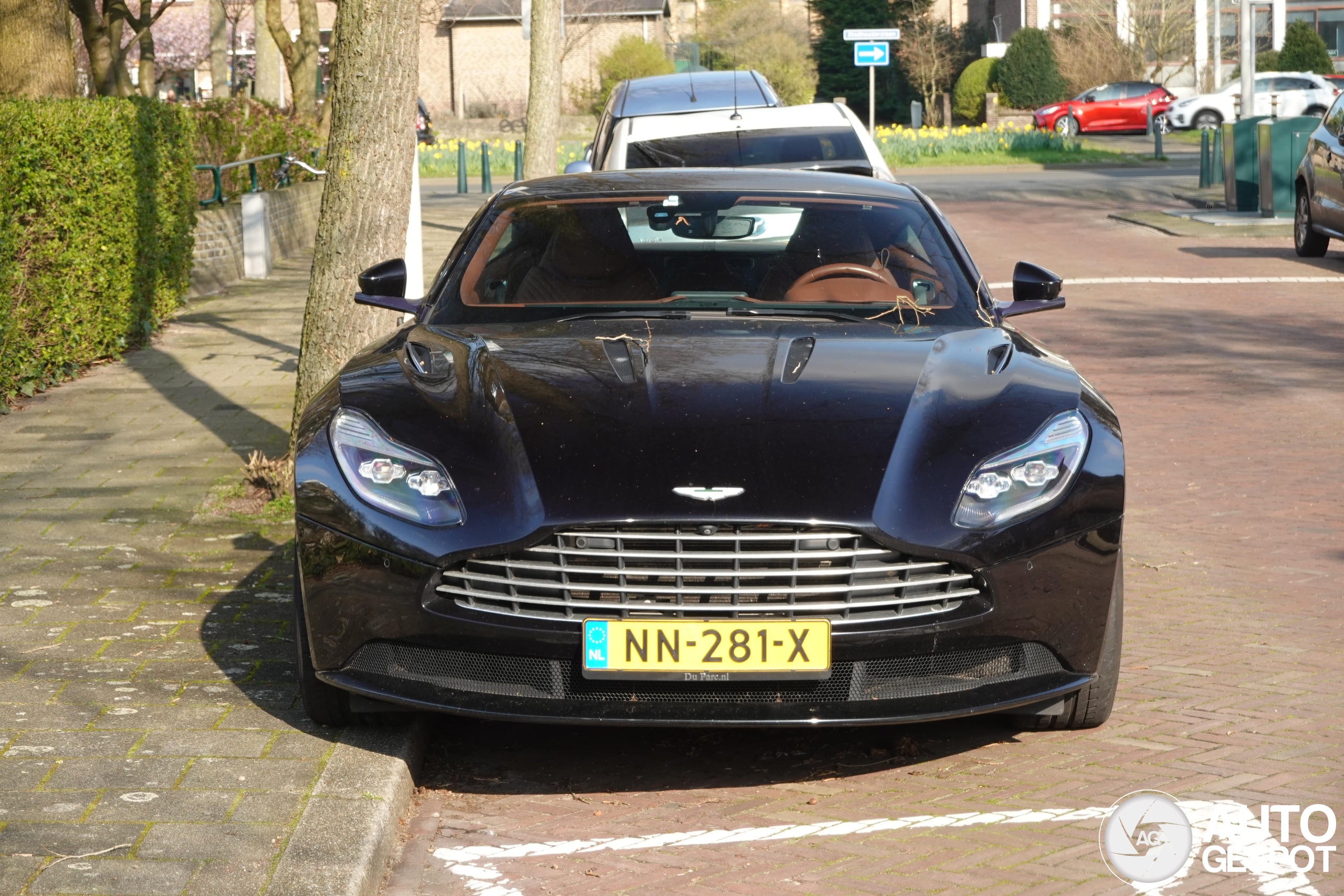 Aston Martin DB11