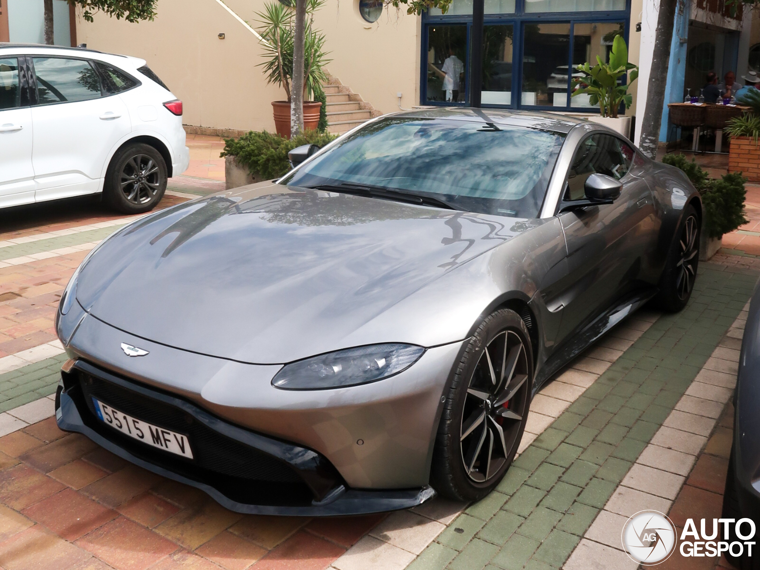 Aston Martin V8 Vantage 2018