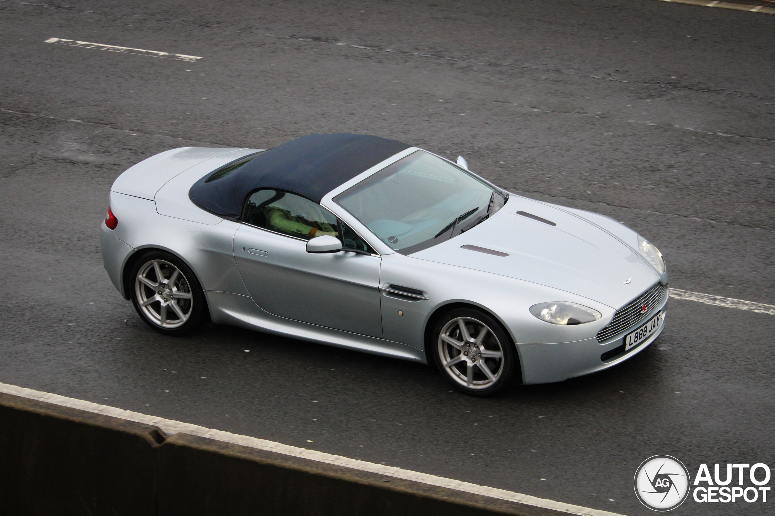 Aston Martin V8 Vantage Roadster