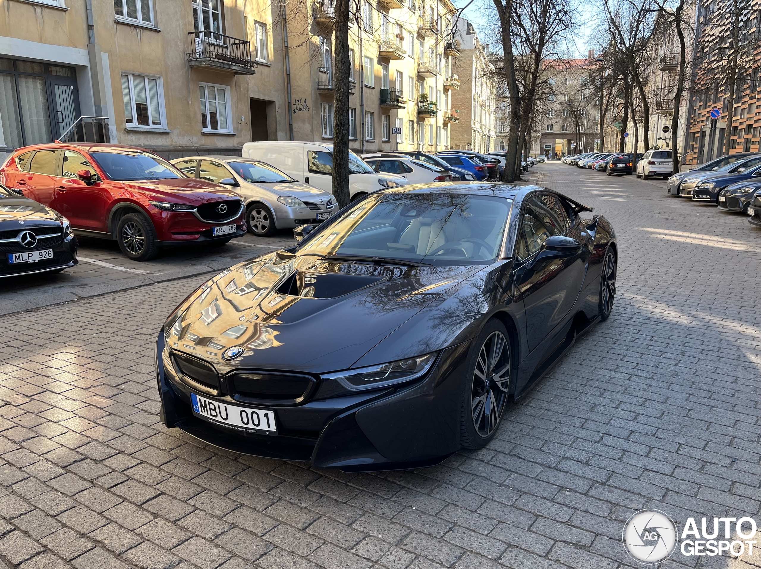 BMW I8