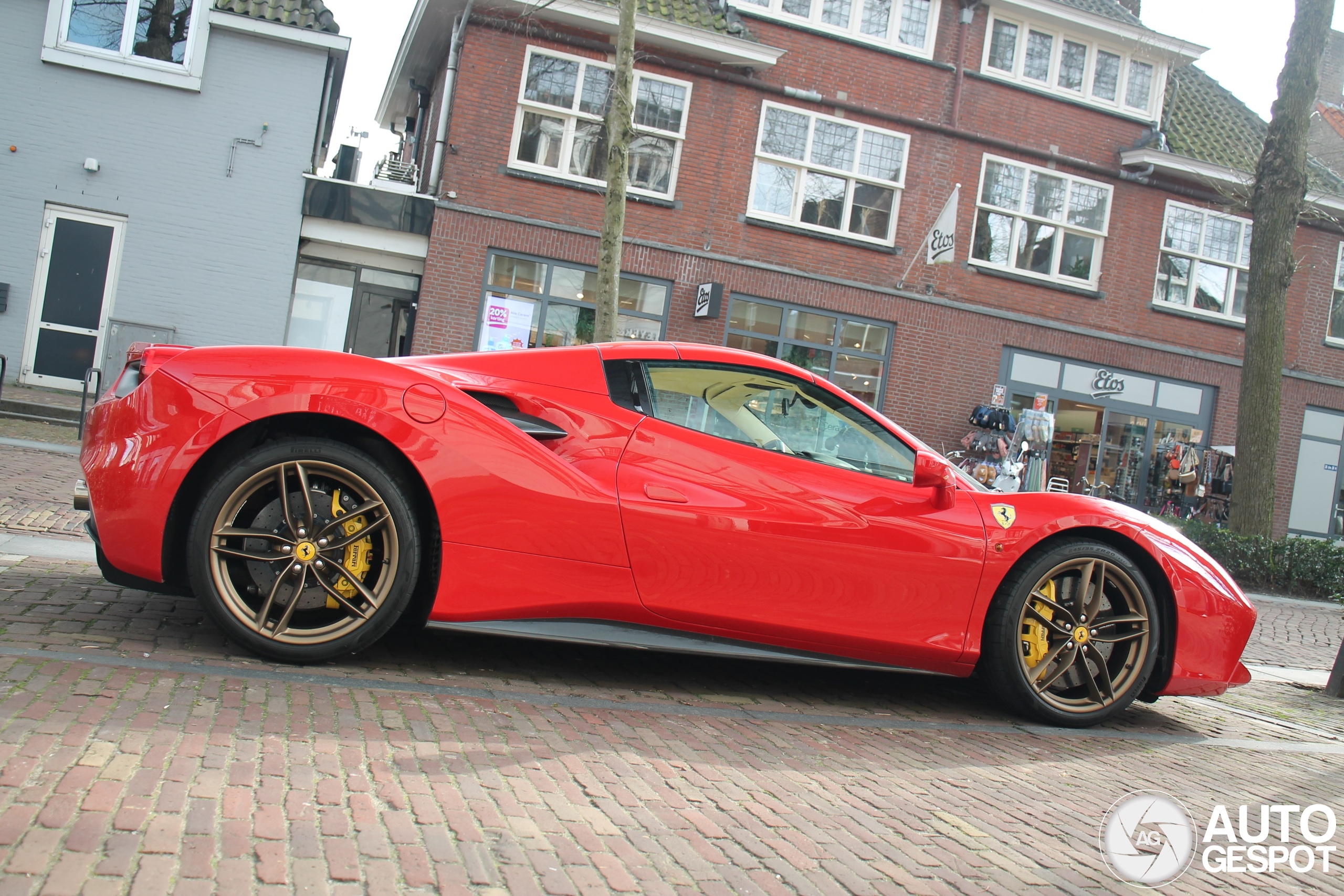 Ferrari 488 Spider