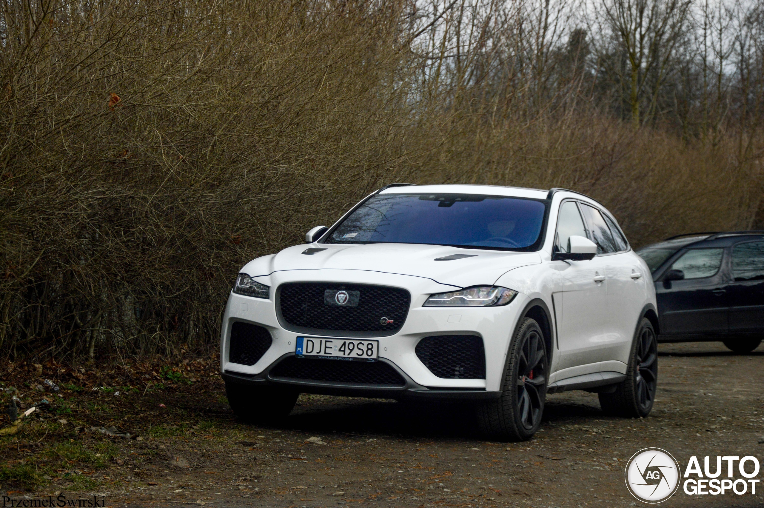 Jaguar F-PACE SVR