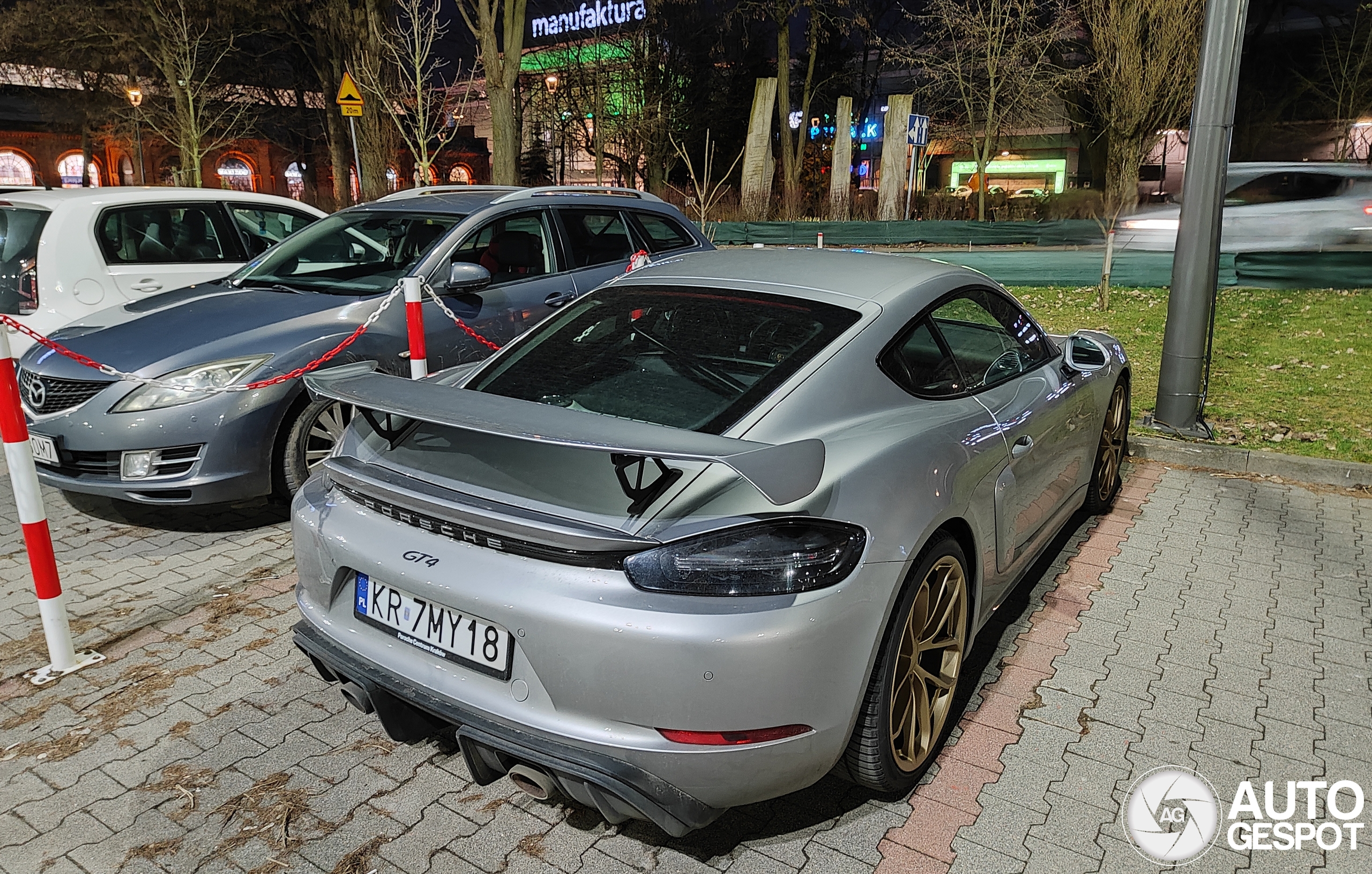 Porsche 718 Cayman GT4