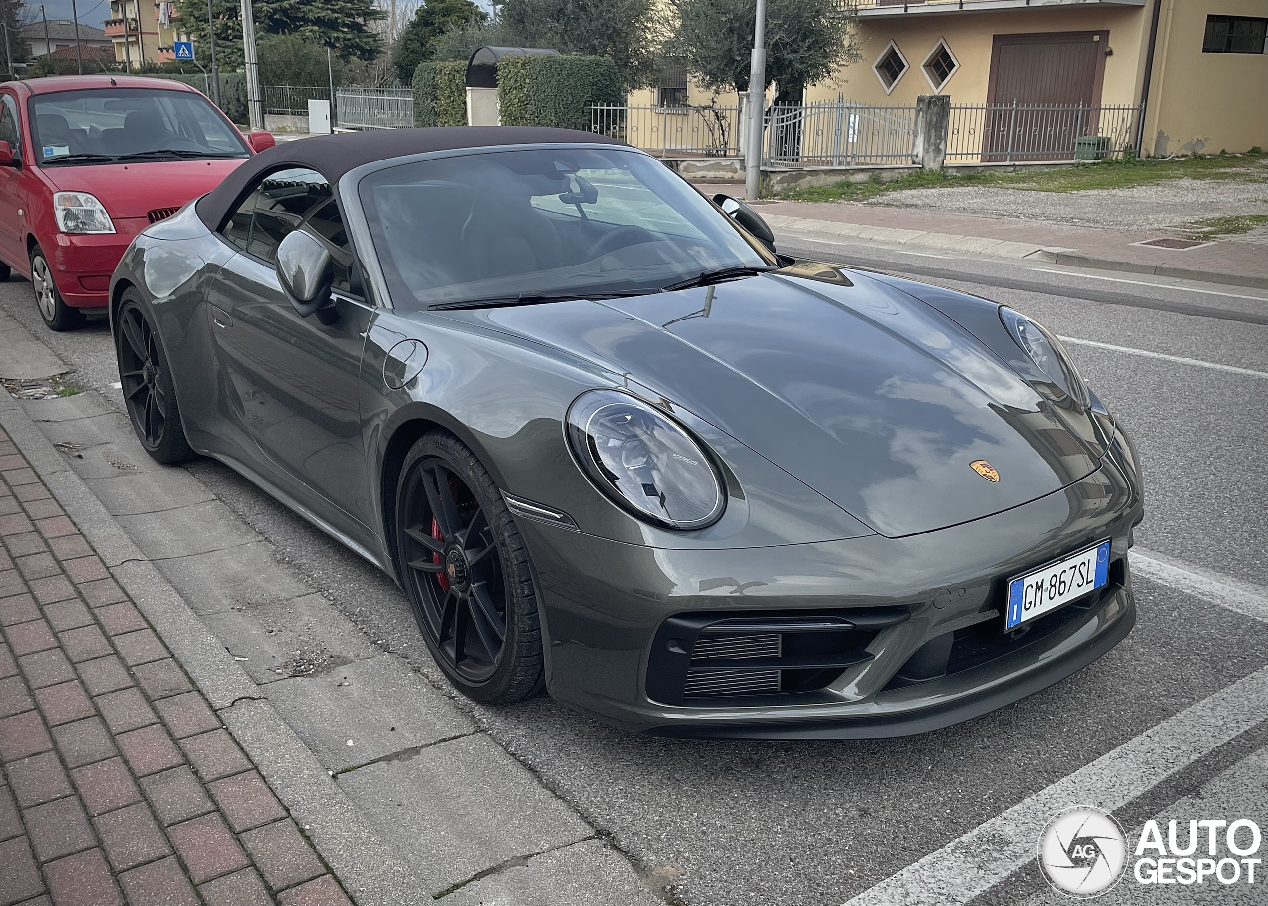 Porsche 992 Carrera 4 GTS Cabriolet