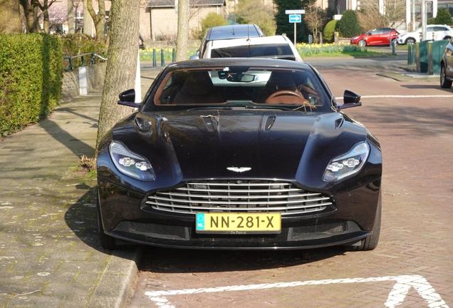 Aston Martin DB11