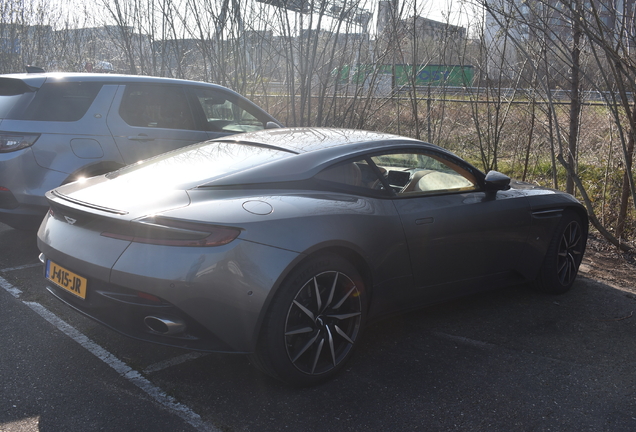 Aston Martin DB11