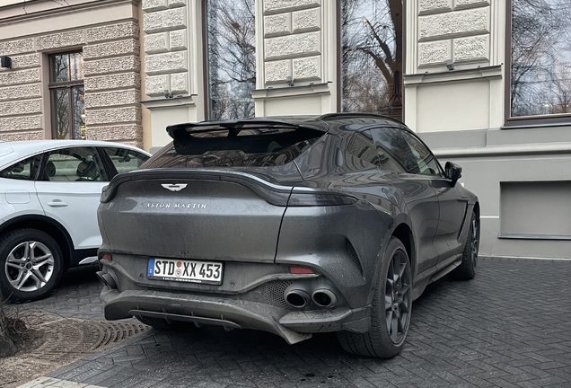 Aston Martin DBX707