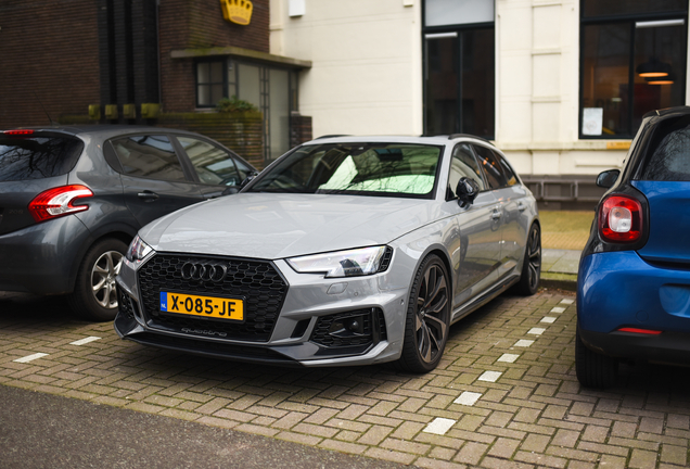 Audi RS4 Avant B9